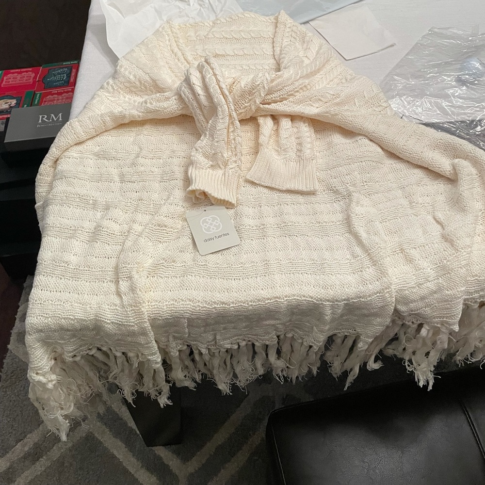 Daisy Fuentes sweater wrap in cream